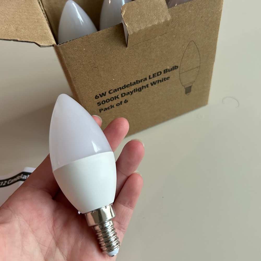 Pointy white light bulb